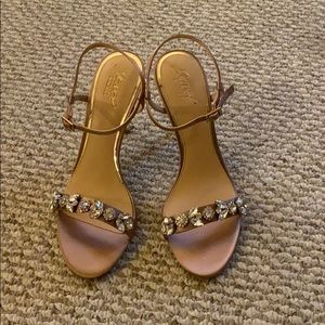 Badgley Mischka Jewel  rose sandals size 9 women